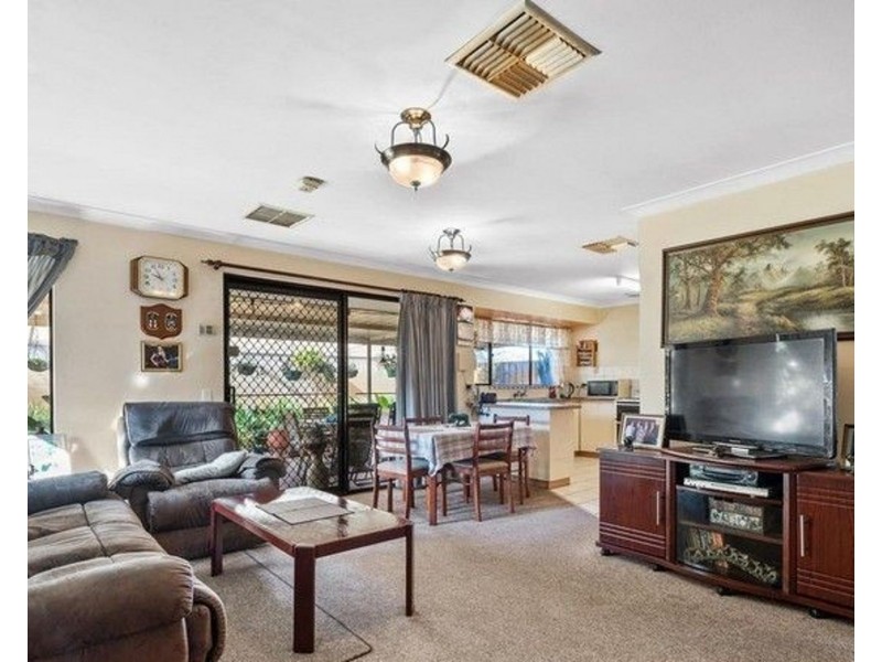 1 Bayley Close, Gosnells WA 6110