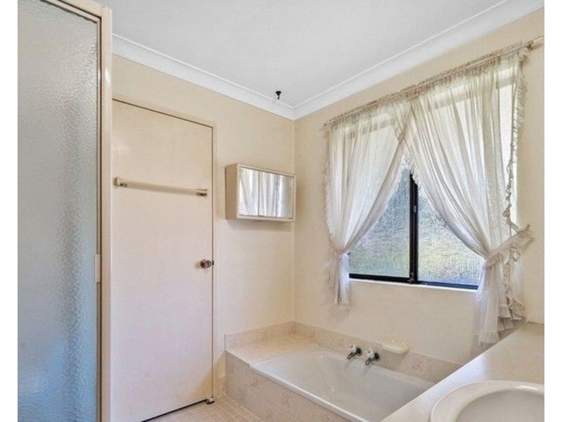 1 Bayley Close, Gosnells WA 6110