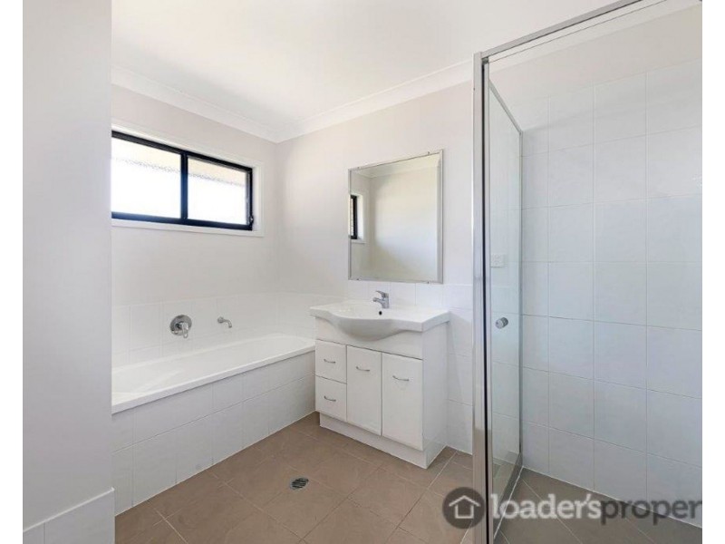 42 Malvern Drive, Moore Park Beach QLD 4670