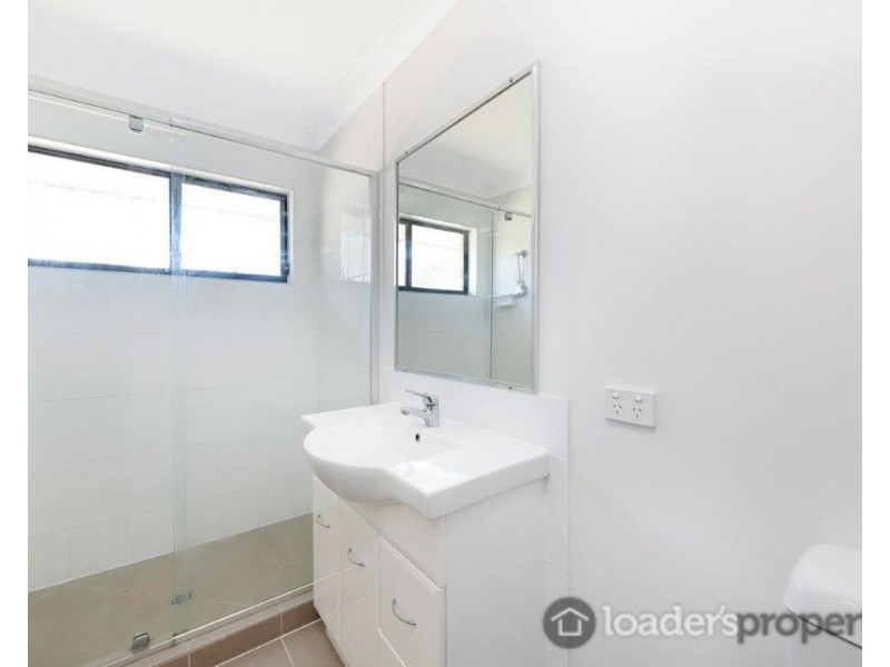 42 Malvern Drive, Moore Park Beach QLD 4670