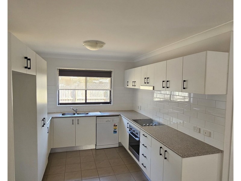 42 Malvern Drive, Moore Park Beach QLD 4670