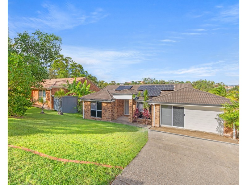 5 Flint Court, Pacific Pines QLD 4211