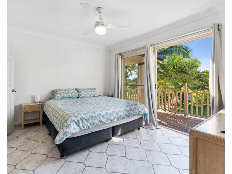 3 Avon Court, Pacific Pines QLD 4211