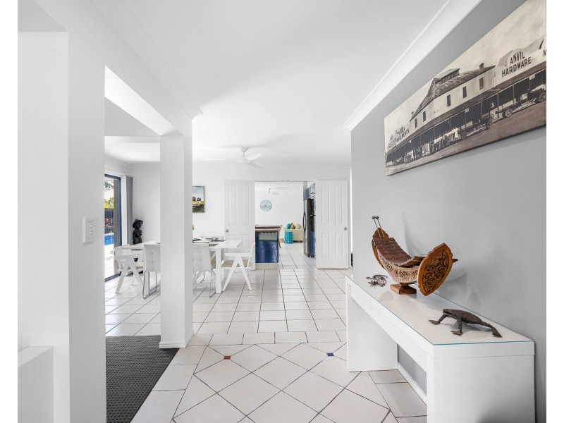 16 Marlin Drive, Noosaville QLD 4566