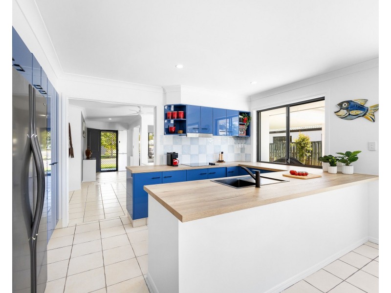 16 Marlin Drive, Noosaville QLD 4566
