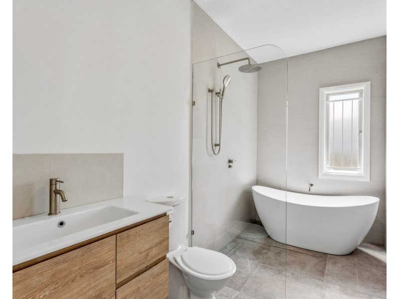 24 HASSALL ROAD, Deagon QLD 4017