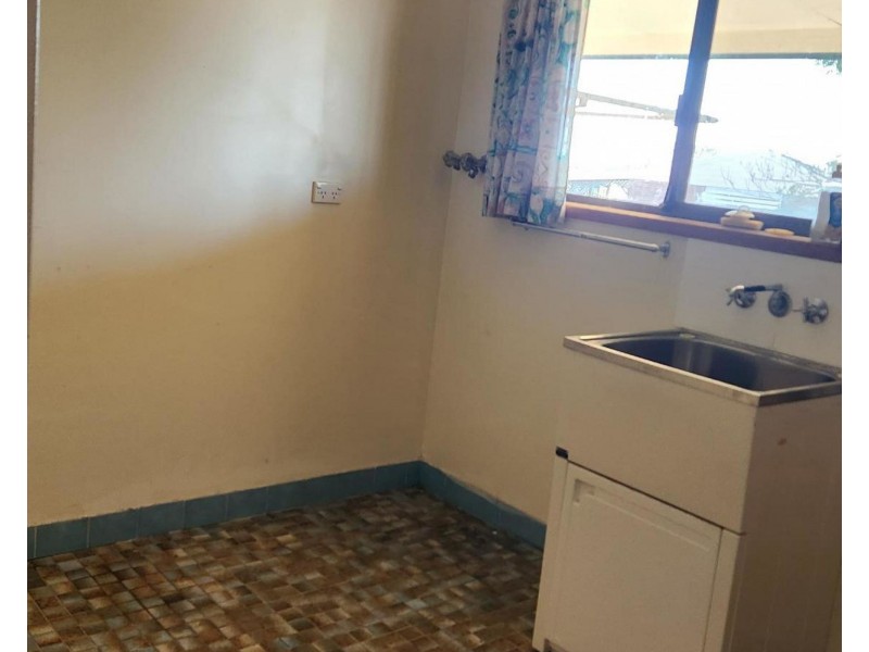 17 Martins Road, Qunaba QLD 4670