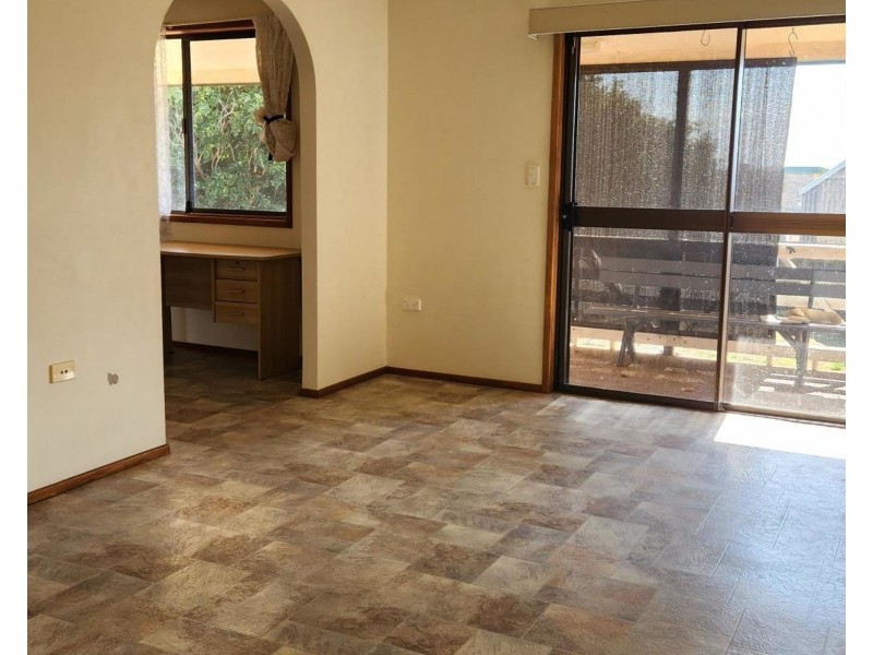 17 Martins Road, Qunaba QLD 4670