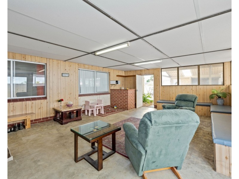 119 Currie Street, Warnbro WA 6169