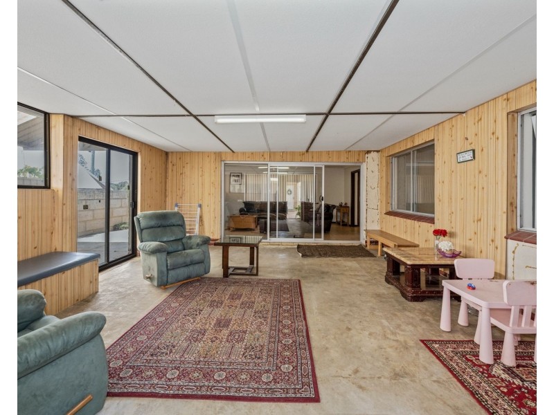 119 Currie Street, Warnbro WA 6169