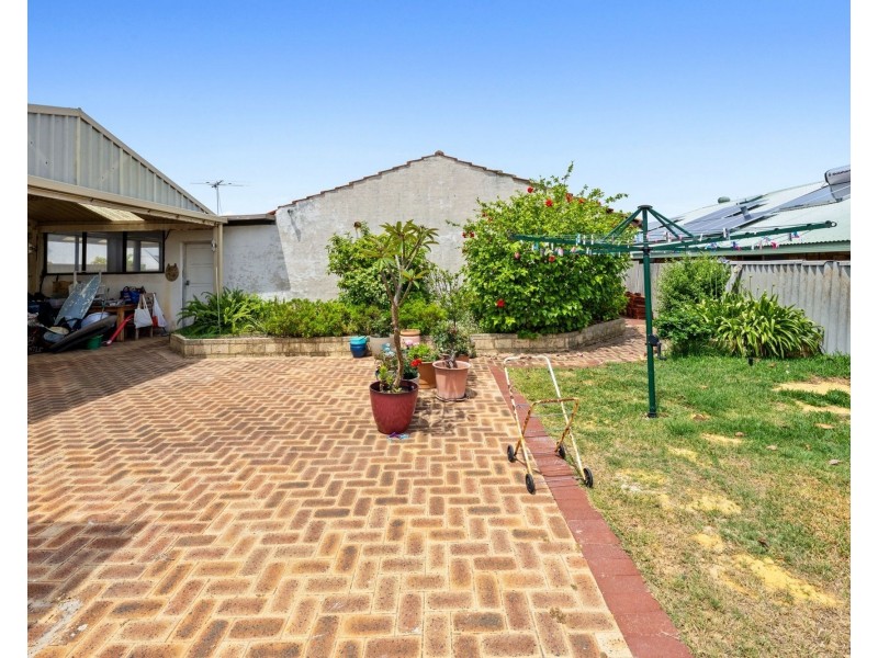 119 Currie Street, Warnbro WA 6169