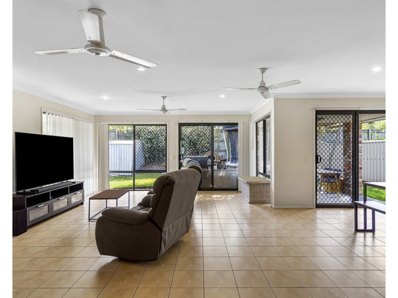 16 Village Way, Bracken Ridge QLD 4017