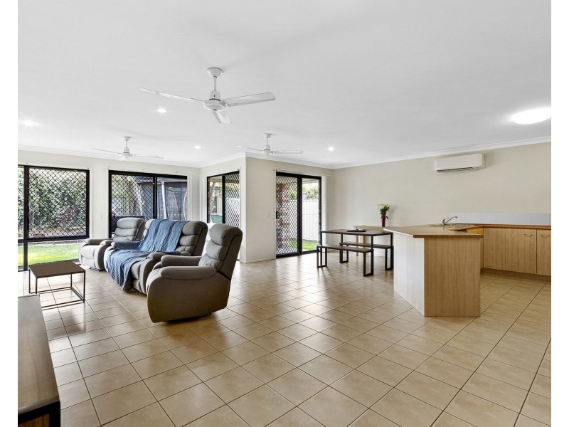 16 Village Way, Bracken Ridge QLD 4017