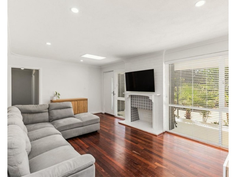 6 Broughton Way, Orelia WA 6167