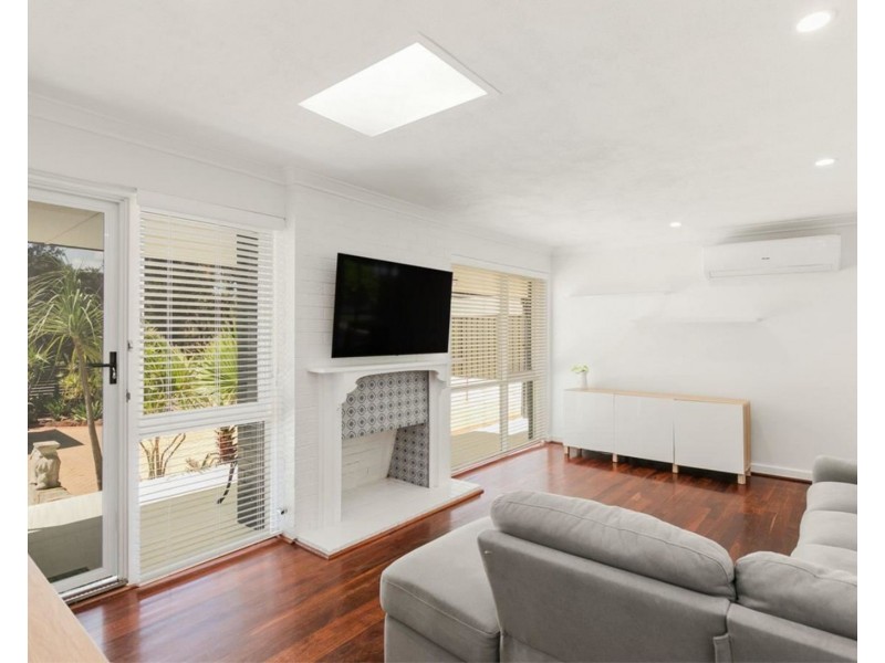 6 Broughton Way, Orelia WA 6167