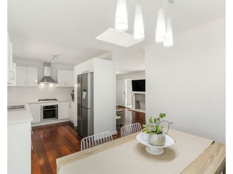 6 Broughton Way, Orelia WA 6167