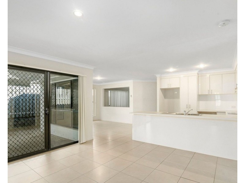 10 Starkey Str, Pacific Pines QLD 4211