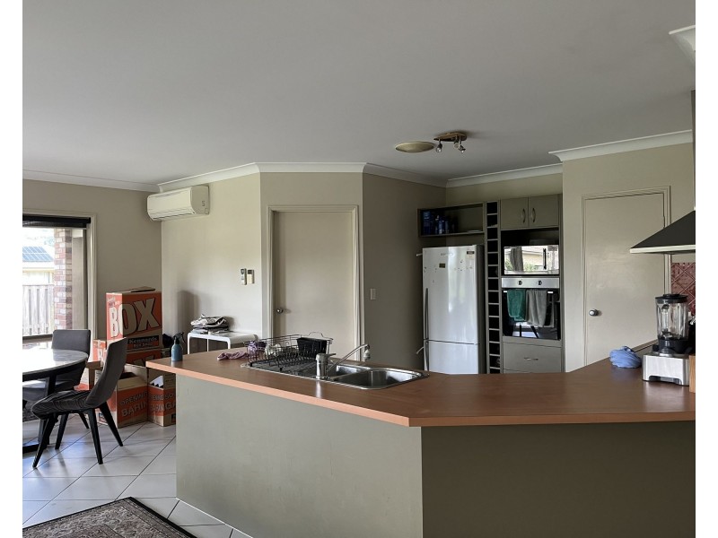 112 Salvado Dr, Pacific Pines QLD 4211