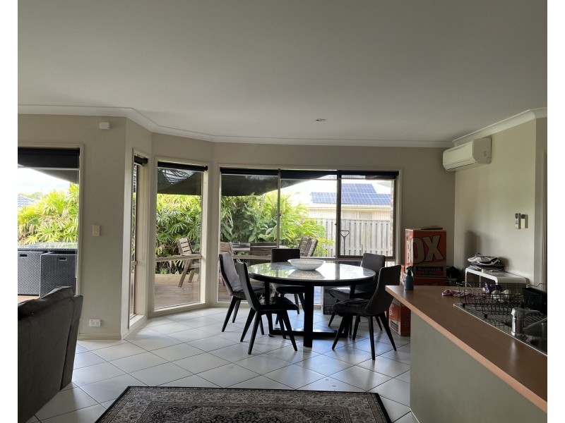 112 Salvado Dr, Pacific Pines QLD 4211