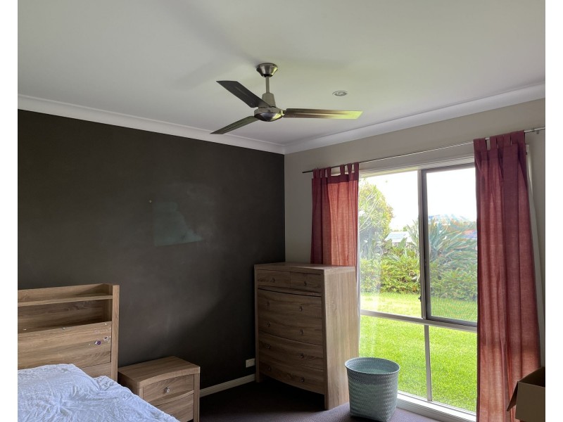 112 Salvado Dr, Pacific Pines QLD 4211