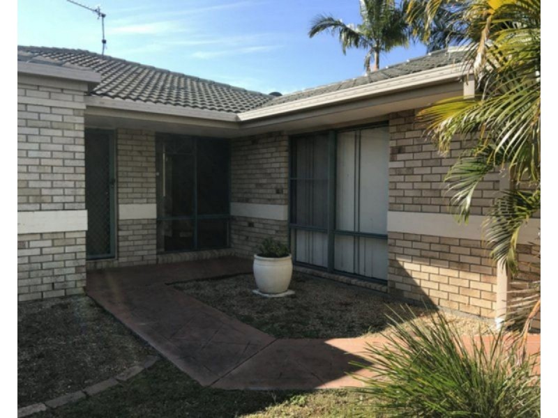 12 Kingman Court, Pacific Pines QLD 4211