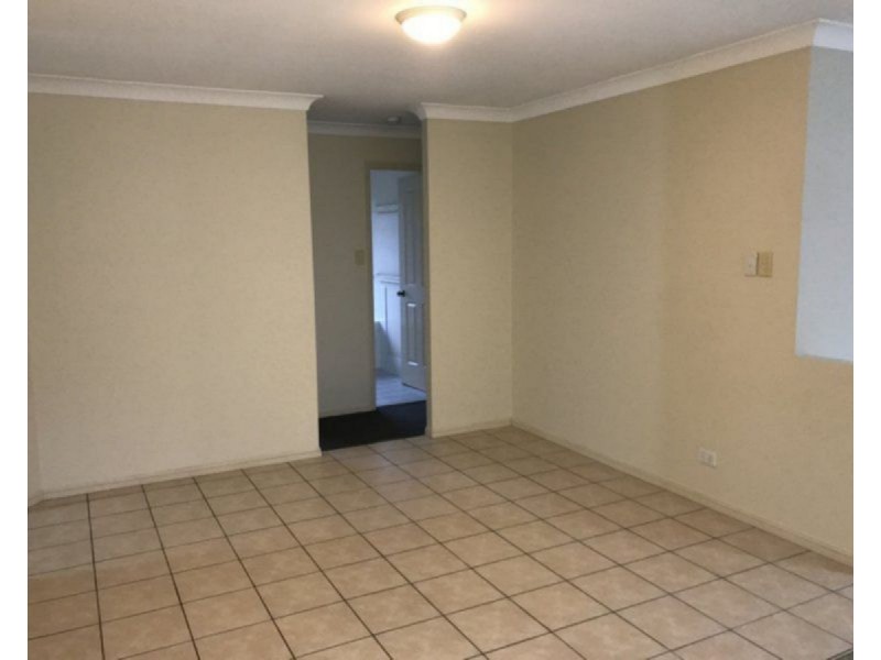 12 Kingman Court, Pacific Pines QLD 4211