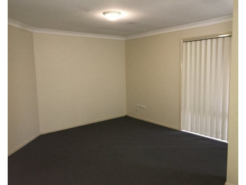 12 Kingman Court, Pacific Pines QLD 4211