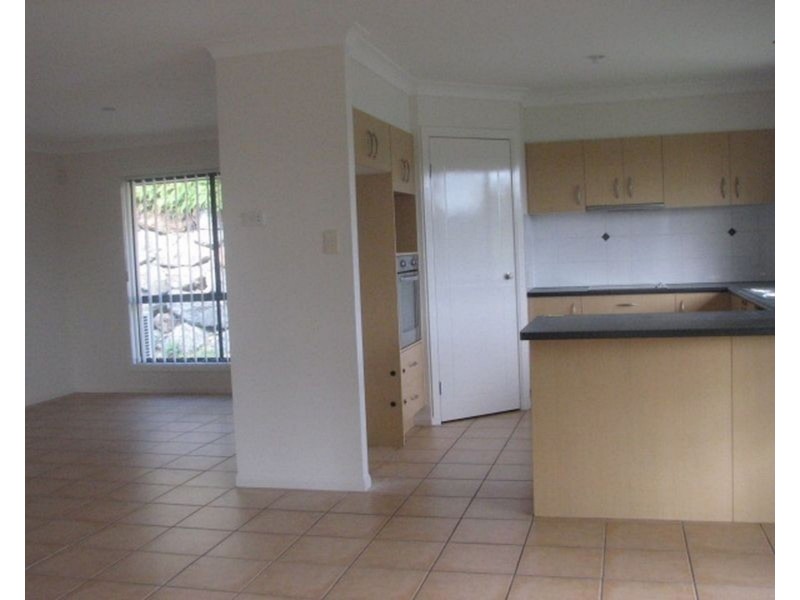 16 Huxley Court, Pacific Pines QLD 4211