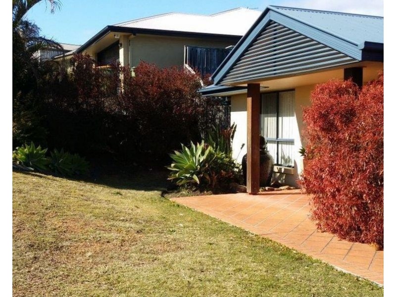 16 Huxley Court, Pacific Pines QLD 4211