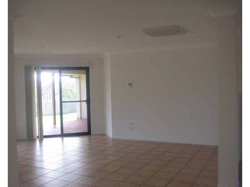 16 Huxley Court, Pacific Pines QLD 4211