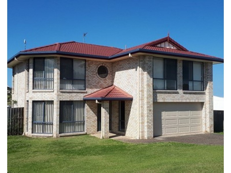 17 Beerwah Str, Pacific Pines QLD 4211