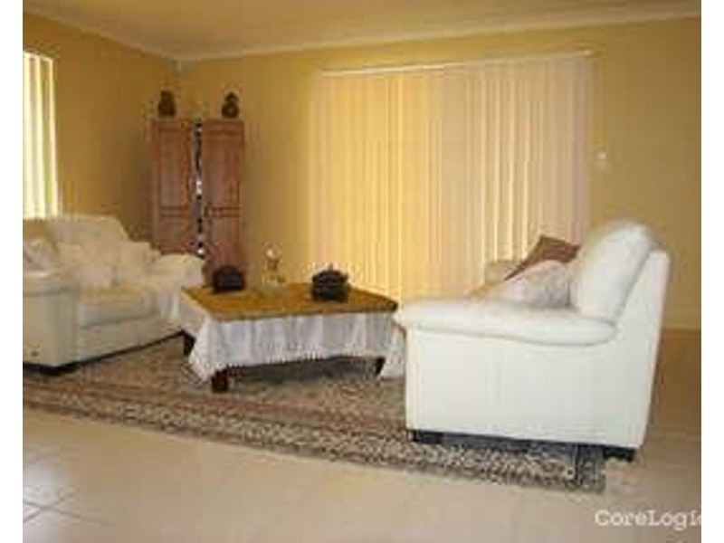 19 Yamba Street, Pacific Pines QLD 4211