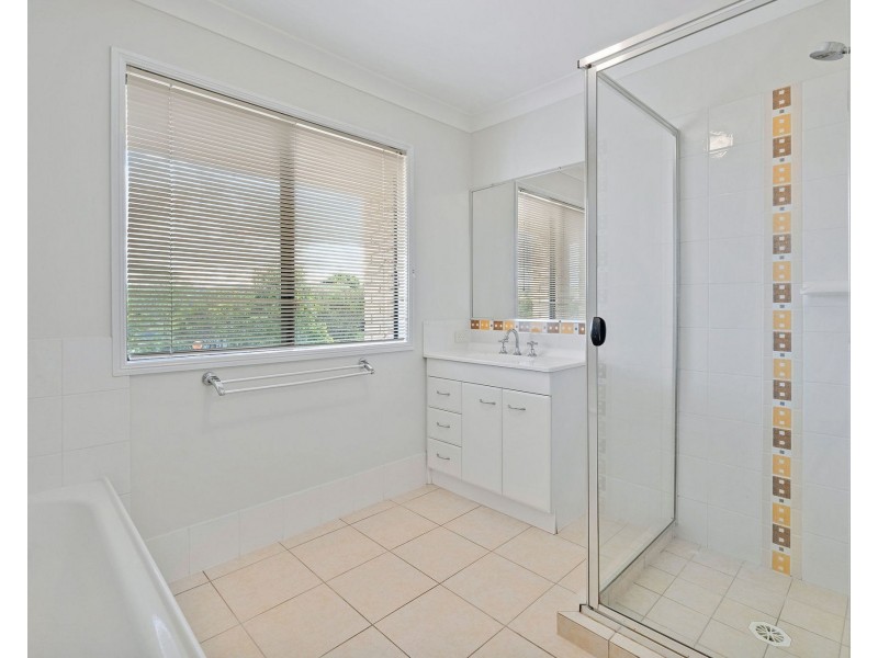 19 Yamba Street, Pacific Pines QLD 4211