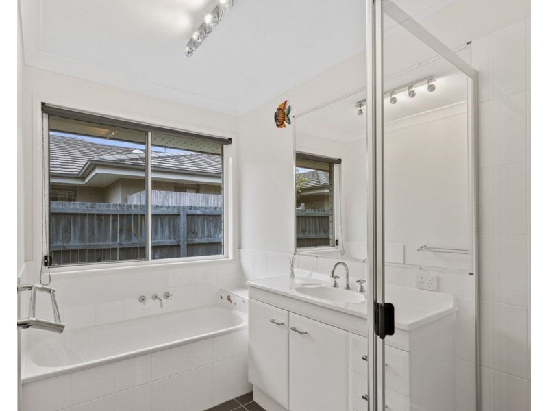 20 Bellinger Key, Pacific Pines QLD 4211