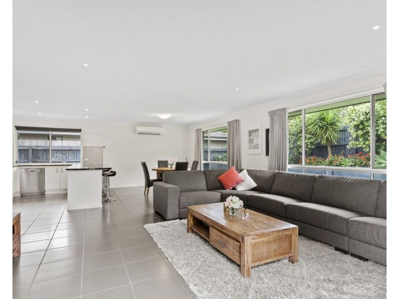 20 Bellinger Key, Pacific Pines QLD 4211