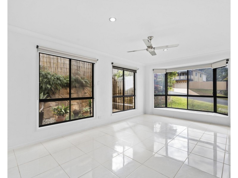 22 Pago Terrace, Pacific Pines QLD 4211