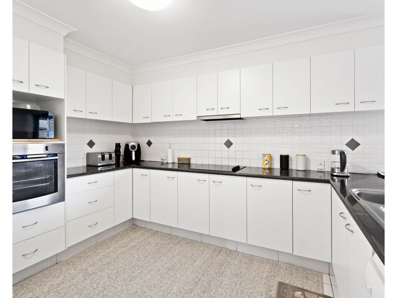 9 Brunswick Street, Pacific Pines QLD 4211