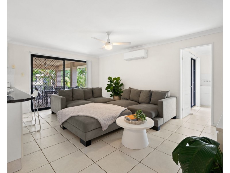 9 Brunswick Street, Pacific Pines QLD 4211