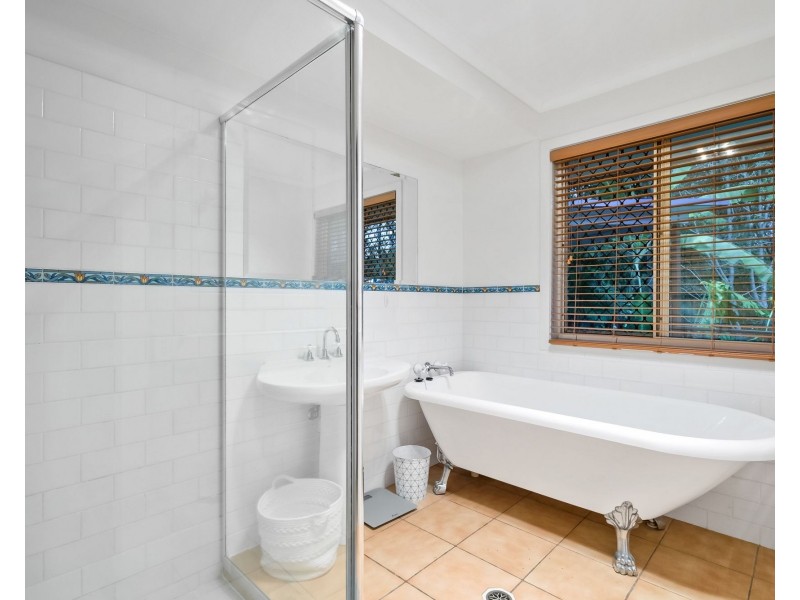 26 Alrex St, Everton Hills QLD 4053