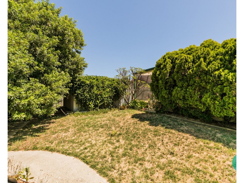 12 Hansen Street, Coolbellup WA 6163