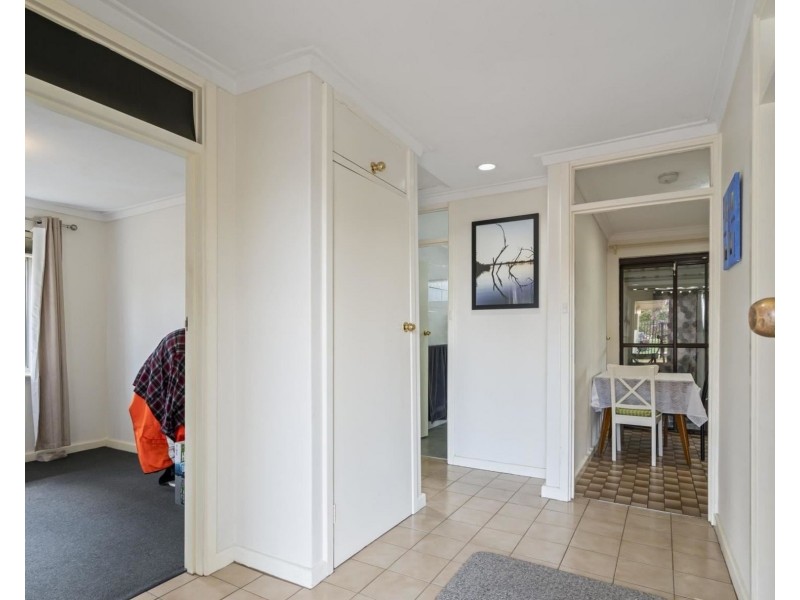 44 Lantana Way, Camillo WA 6111