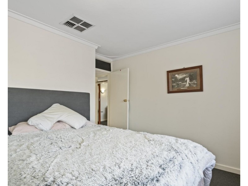 44 Lantana Way, Camillo WA 6111