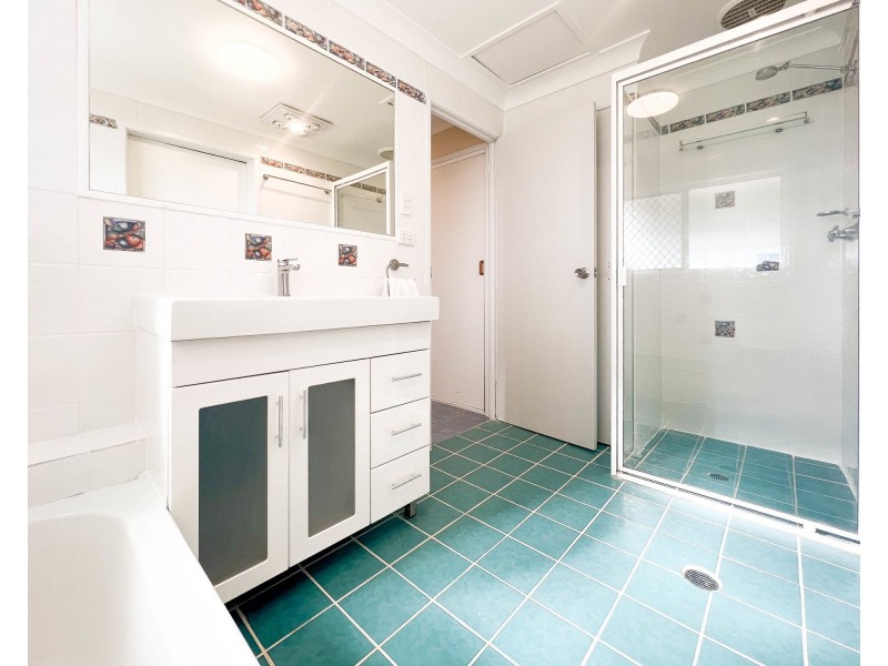 29 Gillian Street, Beachmere QLD 4510