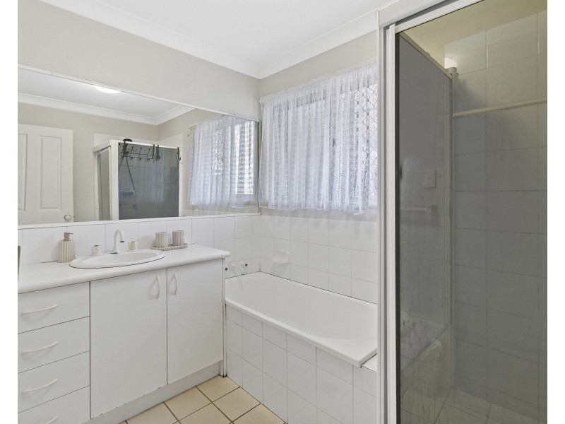 52 Hillenvale Avenue, Arana Hills QLD 4054