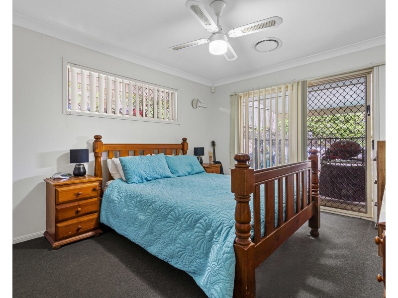 52 Hillenvale Avenue, Arana Hills QLD 4054