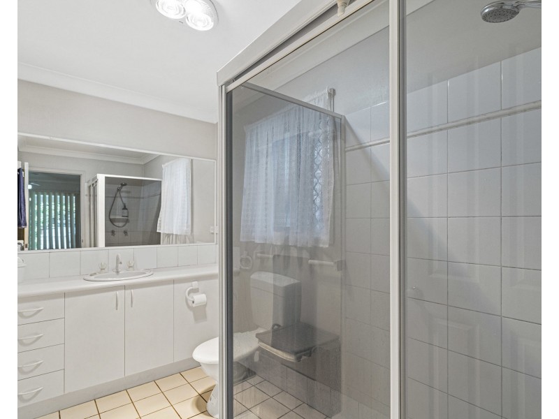 52 Hillenvale Avenue, Arana Hills QLD 4054