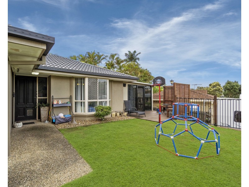 52 Hillenvale Avenue, Arana Hills QLD 4054