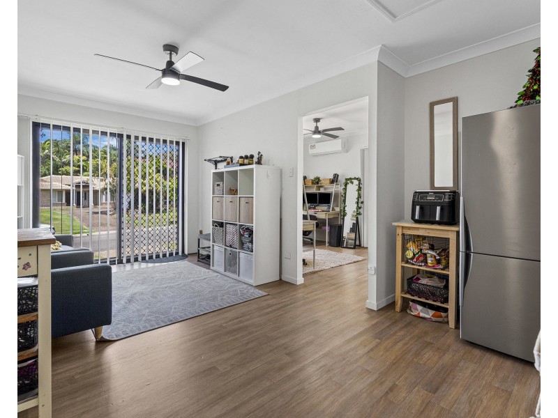 52 Hillenvale Avenue, Arana Hills QLD 4054