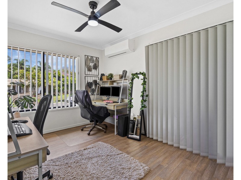 52 Hillenvale Avenue, Arana Hills QLD 4054