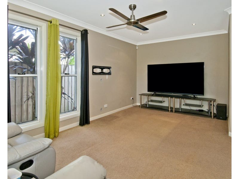 20 Hawkesbury Avenue, Pacific Pines QLD 4211